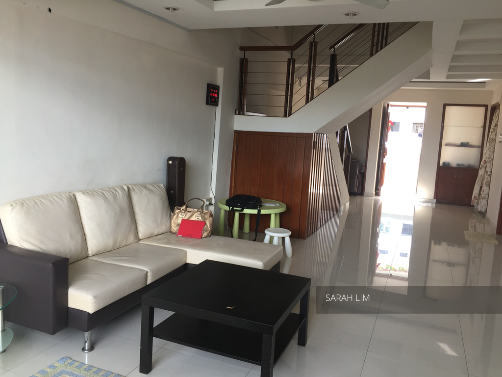 Blk 230 Hougang Avenue 1 (Hougang), HDB Executive #107064322